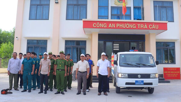 Phường Trà Câu ra quân dọn vệ sinh môi trường, đảm bảo trật tự đô thị chào mừng kỷ niệm 80 năm Quốc khánh nước Cộng hòa xã hội chủ nghĩa Việt Nam (02/9/1945 - 02/9/2025) và chào mừng Đại hội Đại biểu đảng bộ tỉnh Quảng Ngãi lần thứ I, nhiệm kỳ 2025 – 2030