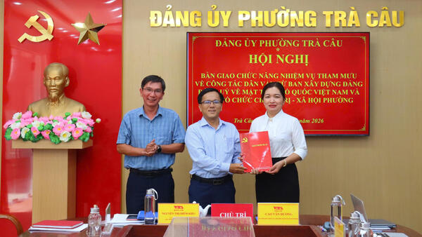 Đảng ủy phường Trà Câu tổ chức Hội nghị bàn giao chức năng, nhiệm vụ tham mưu công tác dân vận